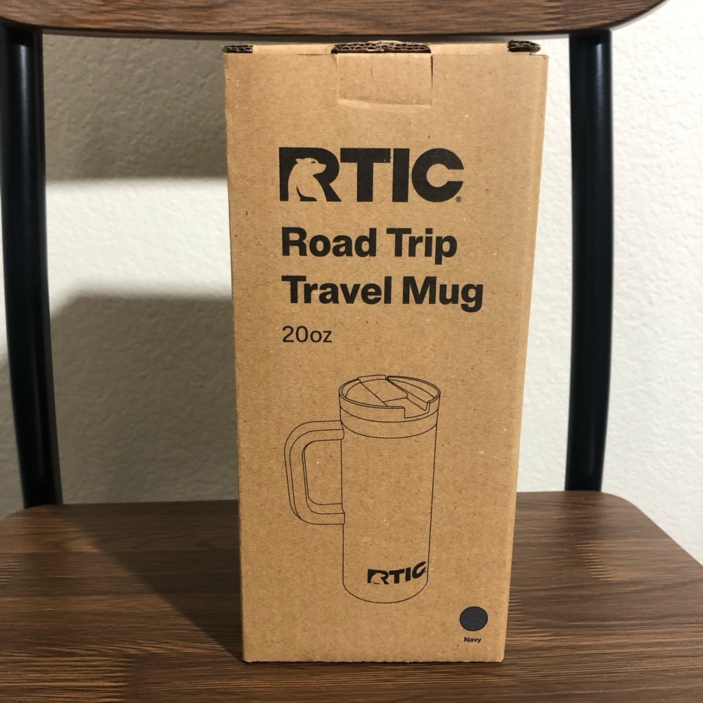 RTIC 20oz Road Trip Travel Mug Navy 18/8 Stainless Steel